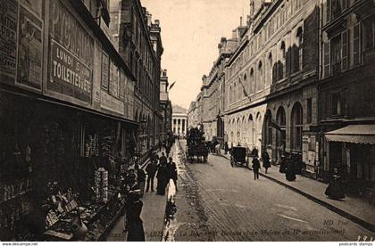 Paris, La Rue de la Bauque Mairee du arrondissement, um 1910