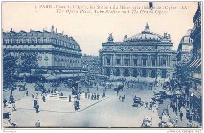 PARIS - Place de l´Opéra - Les Stations de Métro et le Théâtre de l'Opéra