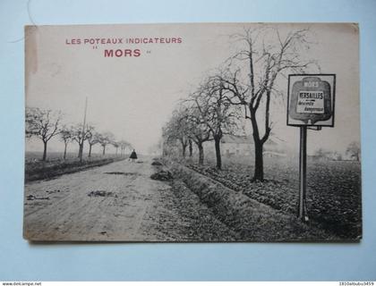 CPA 78 YVELINES - MORS : LES POTEAUX INDICATEURS "MORS" - Panneau VERSAILLES
