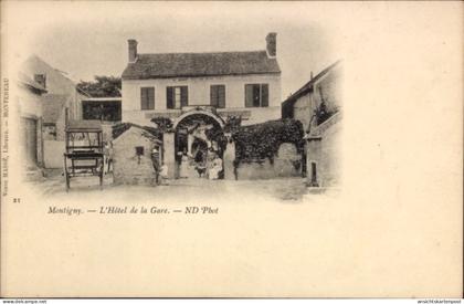 CPA Montigny le Bretonneux Yvelines, Hotel de la Gare, alte Gebäude, Personen, Schwarz-Weiß-Foto
