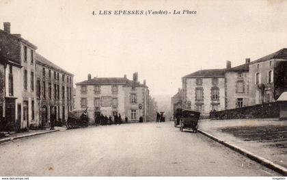 Les Epesses : la place