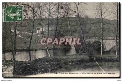 CPA Forel de mervent chaussee et pont des vallees