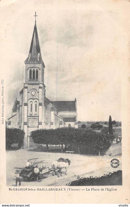 PIE-23-GOLL. 8035 : SAINT-GEORGES-LES-BAILLARGEAUX. ATTELAGE AGRICOLE CHEVAUX MOISSONNEUSE EGLISE