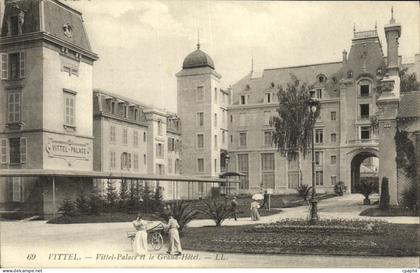 CPA Vittel Vittel Source Et Le Grand Hotel