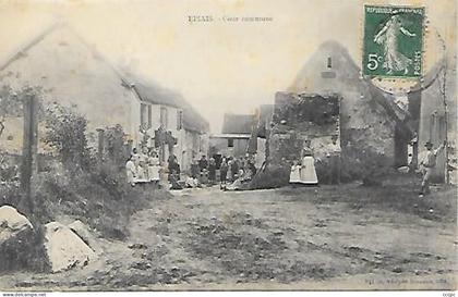 CPA Epiais Cour commune