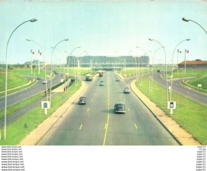 Aéroport de Paris Orly - la façade nord de l'aérogare