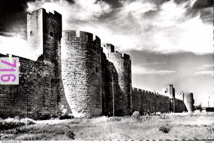 CPM Aigues Mortes Les Remparts Et La Tour De Constance