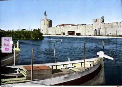 CPM Aigues Mortes Les Remparts Et La Tour De Constance