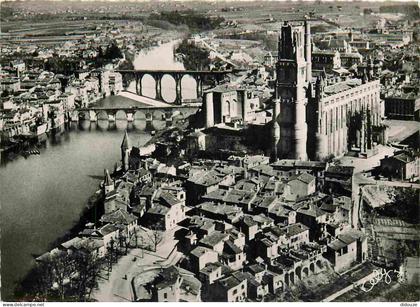 Carte Postale - 81 - Albi - Vue aérienne - Le Vieil Albi la Basilique Sainte-Cécile et les Ponts - Carte dentelée - CPSM