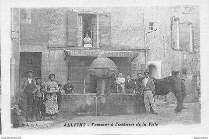 ALLEINS - Fontaine à l'intérieur de la Ville - très bon état