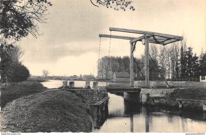 B104812 France Noyers sur Cher Pont-levis et Bassin du Canal