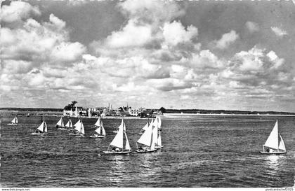 BR26983 Ile Tudy Loctudy les regates France