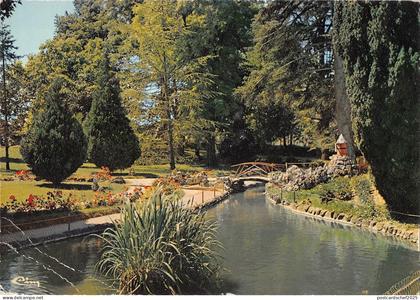 BR51683 Chateauneuf sur charente le jardin public France