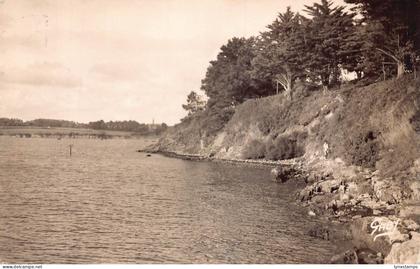 C099 France Arradon La Pointe 1951 vintage postcard