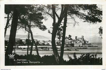 CPM Antibes Les Vieux Remparts
