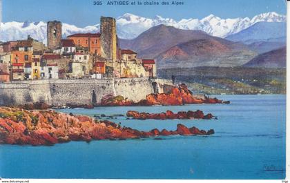 Antibes et la chaîne des Alpes