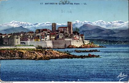 antibes - La Vieille Ville - la Chaine des Alpes - CPA
