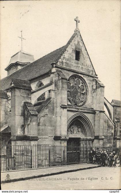 CPA Arcueil Cachan Facade de l'Eglise