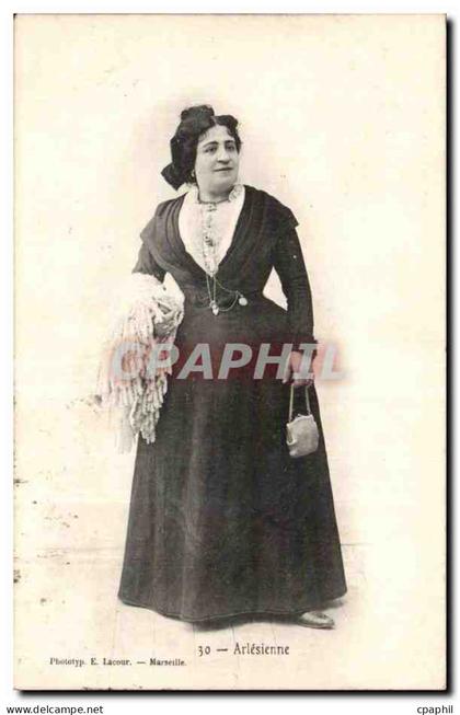 CPA Arles Arlesienne Folklore Costume
