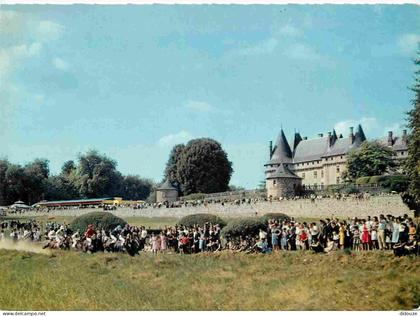 Carte Postale - 19 - Arnac Pompadour - Le Château de Pompadour et le Champ de Courses - Chevaux - Course hippique - CPM