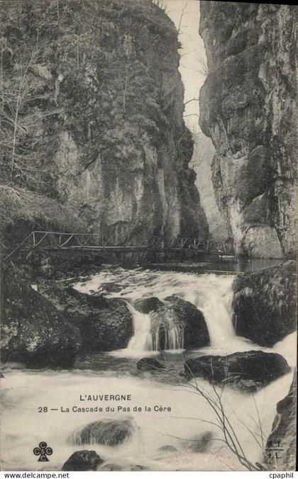 CPA l'Auvergne La Cascade du Pas de la Cere