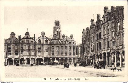 CPA Arras La petite Place