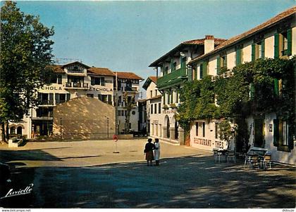 64 - Ascain - Le Fronton et les Hotels - CPM - Voir Scans Recto-Verso