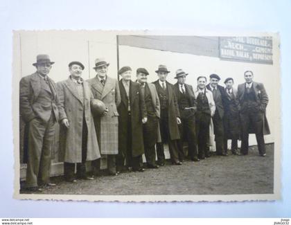 AUCH  (Gers)  :  Le  RUGBY à AUCH  (Les dirigeants ?)    (Photo SAMUEL , Auch)