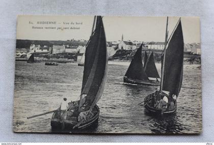 Audierne, bateaux rentrant par vent debout, Finistère 29