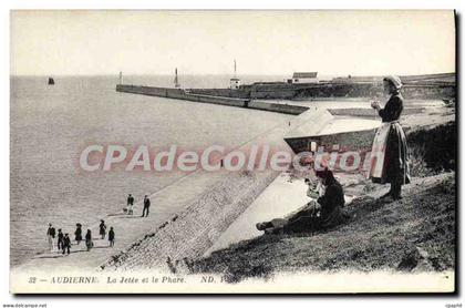 CPA Audierne La Jetee et le Phare