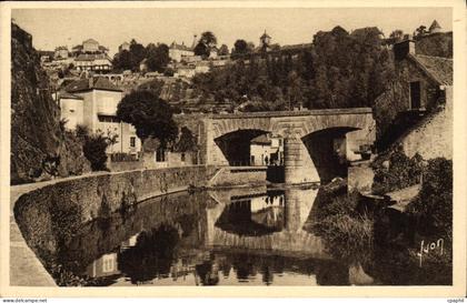 CPA Avallon Cousin Le Pont
