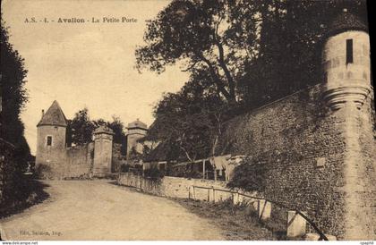 CPA Avallon La Petite Porte