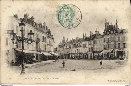 CPA Avallon La Place Vauban