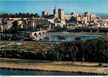 Carte Postale - 84 - Avignon - Le Pont Saint Bénézet le Petit Palais et le Palais des Papes vus de la Tour Philippe Le B