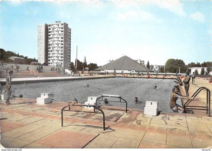 BAGNOLS SUR CEZE - la piscine  (CPSM grand format)