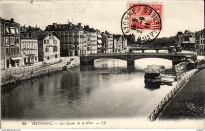 CPA Bayonne Les quais de la Nive