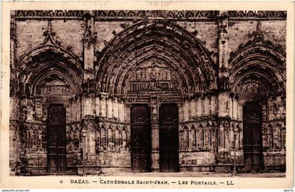 CPA Bazas - Cathédrale St-JEAN - Les Portails (655523)