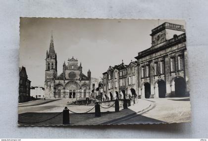 Cpsm, Bazas, la cathédrale, la place de l'hôtel de ville, Gironde 33