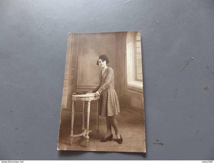 C-9991 , Carte-Photo, BEDARIEUX, Une jeune femme en robe, Photographie DEJEAN