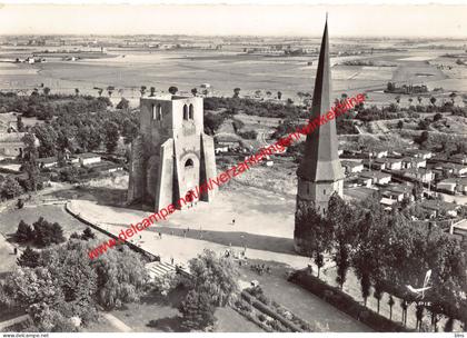 Les Tours de l'ancienne Abbaye de Saint-Winoc - Bergues - (59) Nord