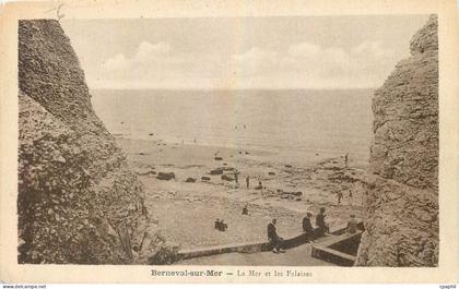 CPA Berneval sur Mer La Mer et les Falaises