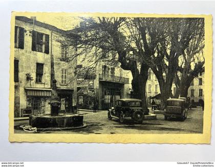 BESSE SUR ISSOLE (83) - PLACE DE LA MAIRIE