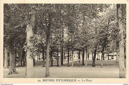 -ref-W721 - essonne - bievres pittoresque - la place - petit plan enfants et magasins - carte bon etat -