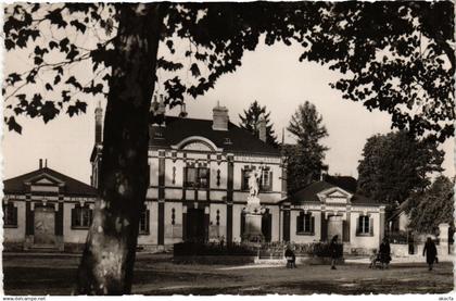 CPA BLENEAU - Place de la Mairie (358050)