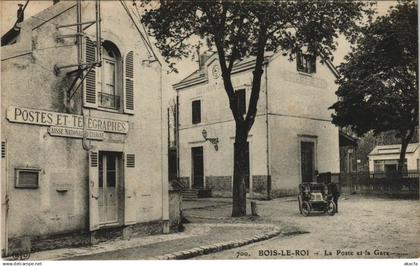 CPA BOIS-LE-ROI La Poste et la Gare (979952)