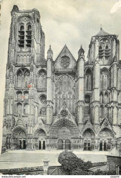 CPM Bourges La Cathedrale