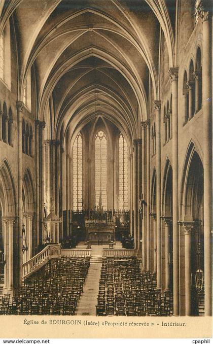 CPA Eglise de bourgoin(isere) propriete reservee interieur