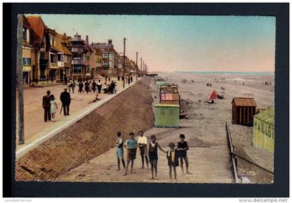 59 - BRAY DUNES - L'HEURE CALME A LA PLAGE