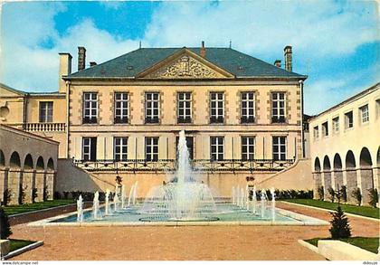 Carte Postale - 79 - Bressuire - L'Hôtel de Ville et le jet d'eau - Flamme Postale de Bressuire - CPM - Voir Scans Recto