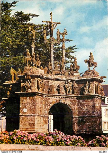 CPM Pleyben Le Calvaire